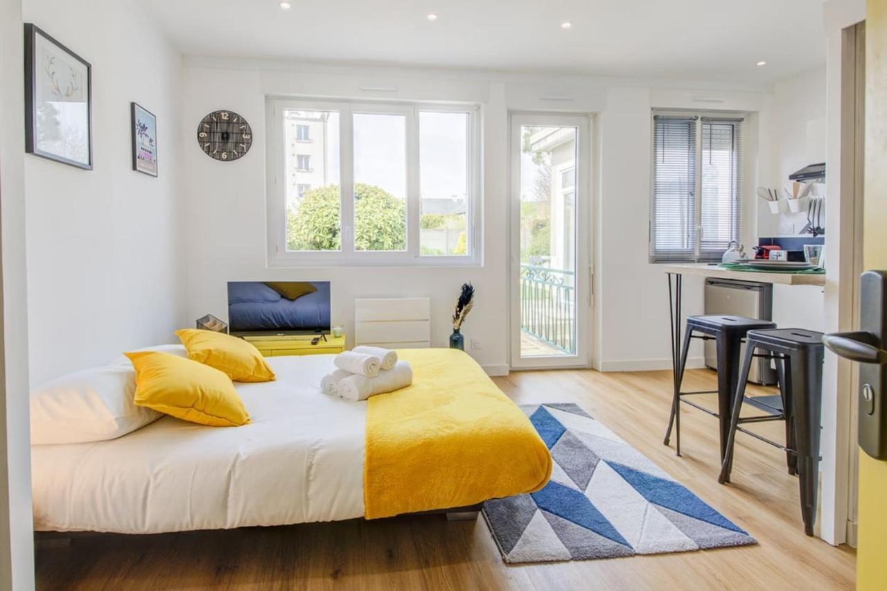 Апартаменты Le Yellow, Studio Renove, Tout Confort, Jardin Сен-Жак-де-ла-Ланд Экстерьер фото