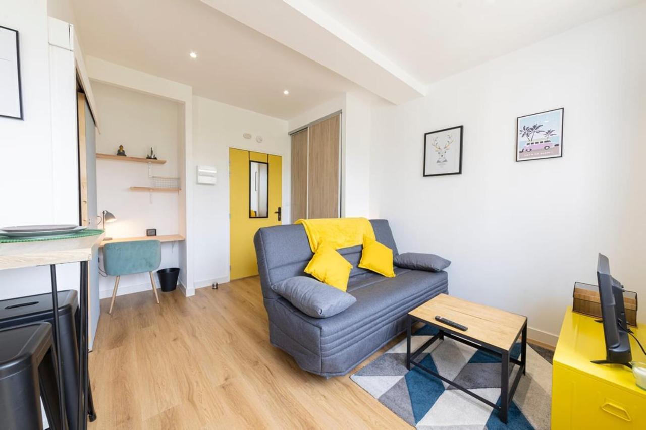 Апартаменты Le Yellow, Studio Renove, Tout Confort, Jardin Сен-Жак-де-ла-Ланд Экстерьер фото